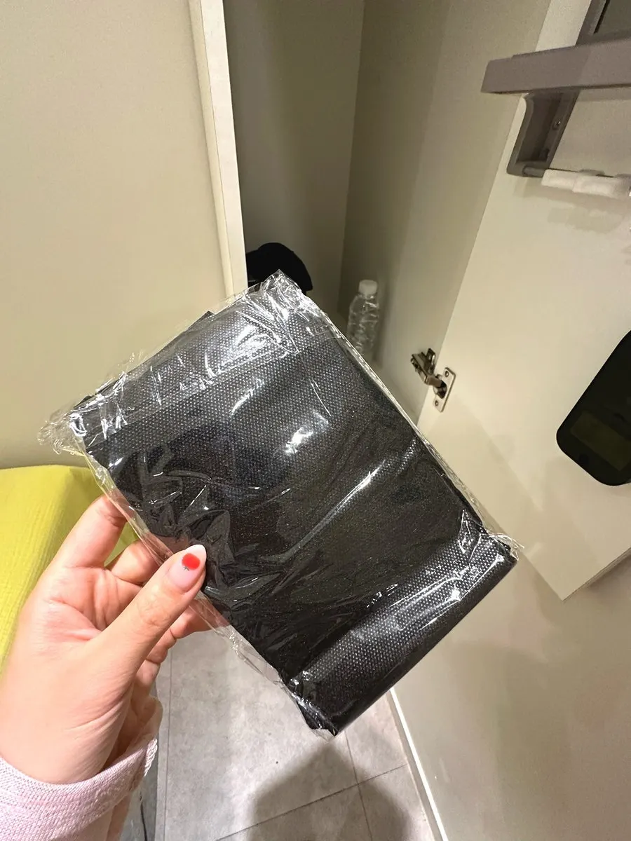 관리복이 준비된 옷장 내부