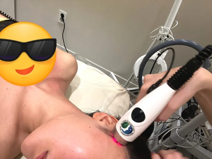 목과 어깨 관리 중 모습
