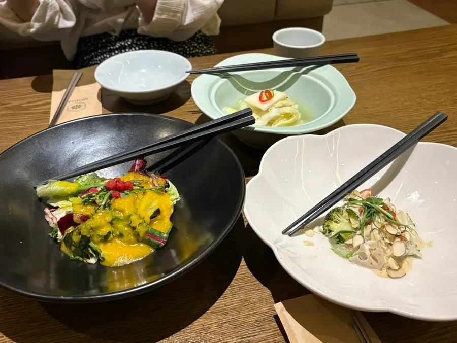 Korean set-meal side dish selection