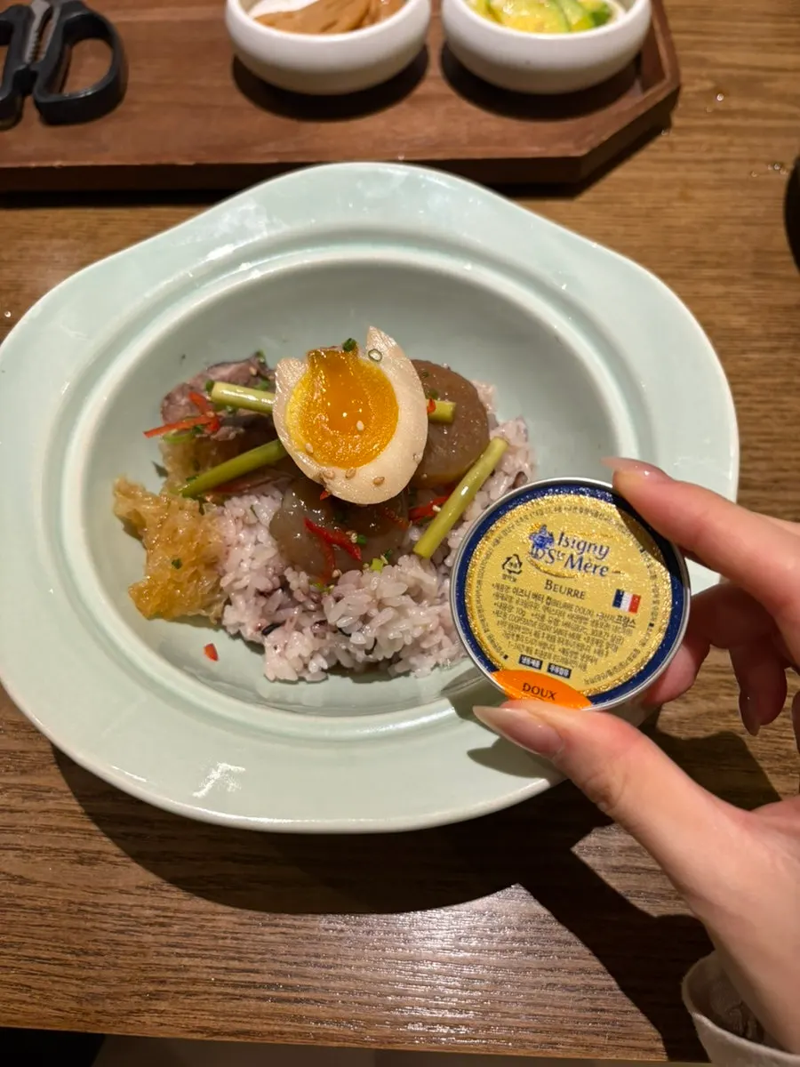Shrimp marinade and butter rice set components