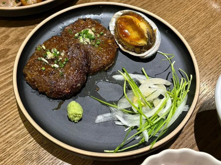 Abalone and tteokgalbi set