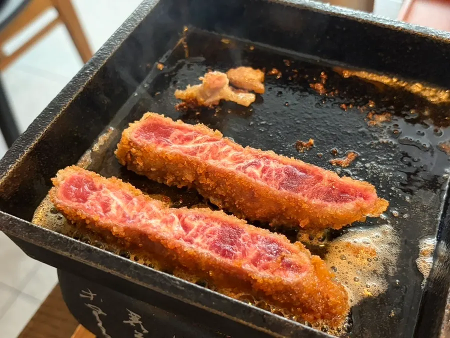 Gyukatsu grilling in Isigny butter on the tabletop stove