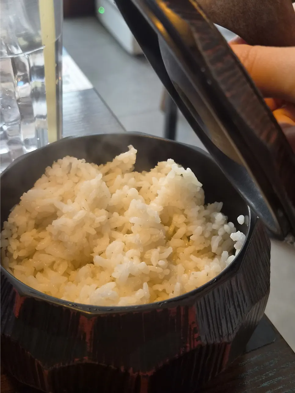 양이 넉넉한 규카츠 세트의 밥
