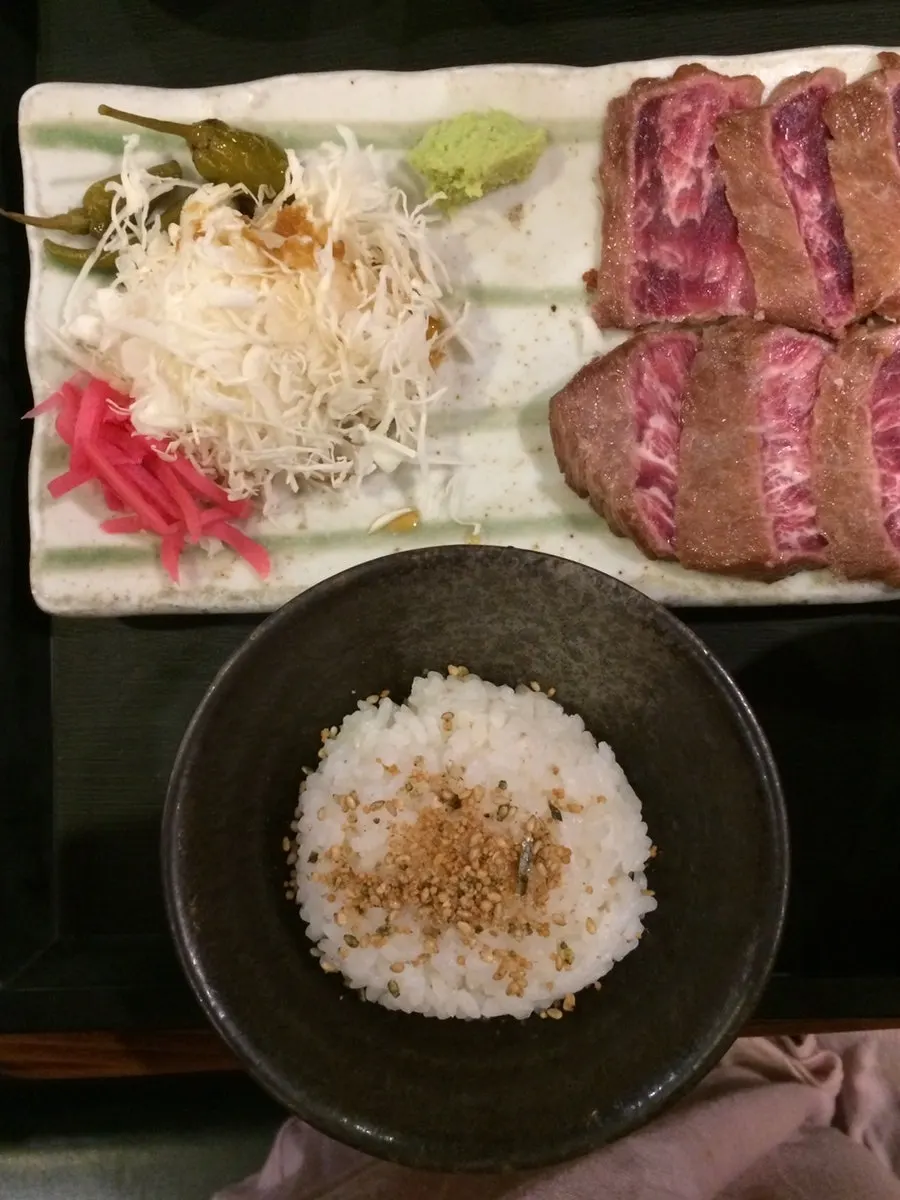 Furikake-topped rice with gyusteki meat