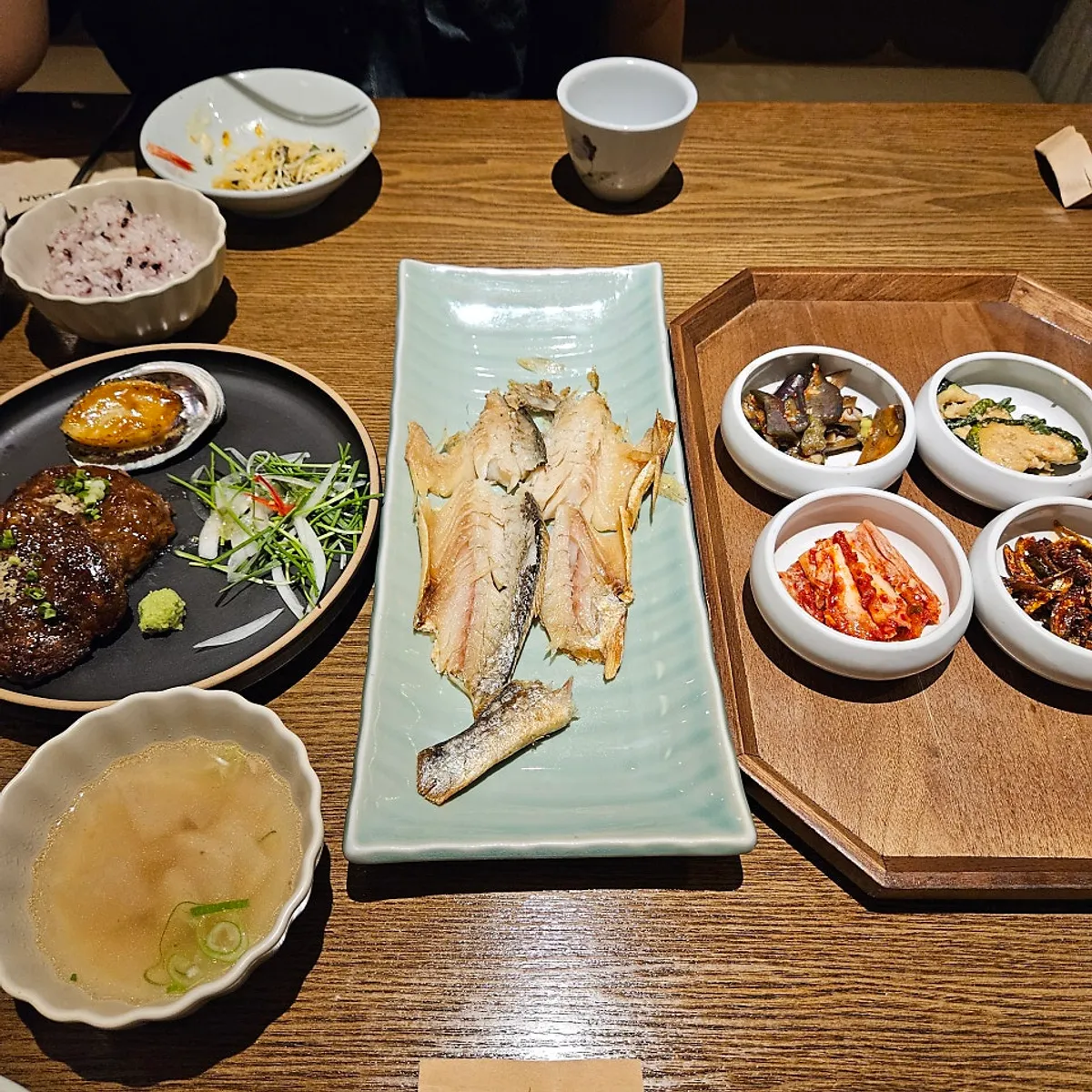 모담다이닝 광화문점 한정식 상차림
