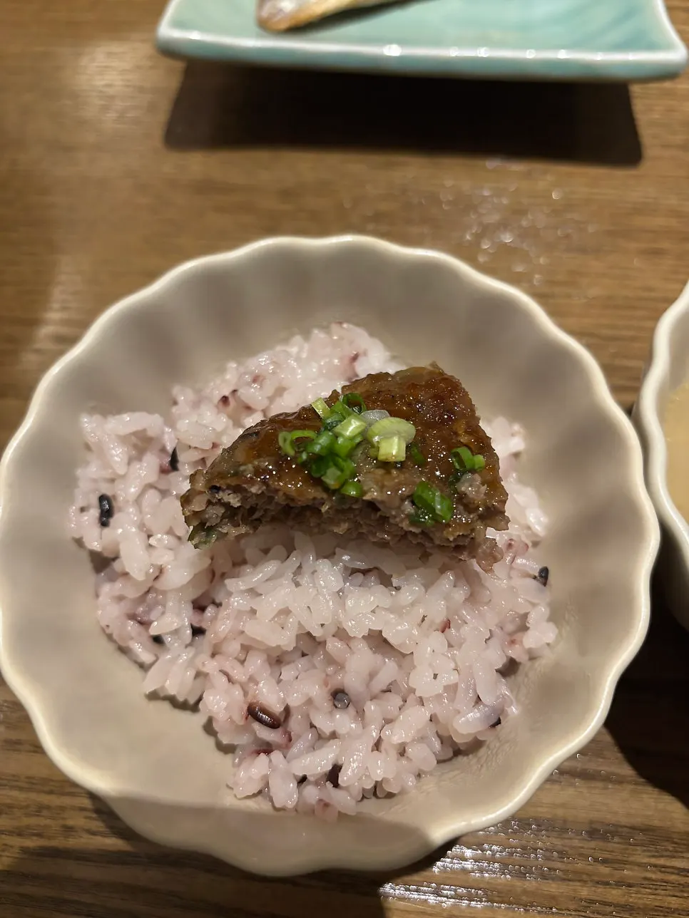 전복이 올라간 전복떡갈비