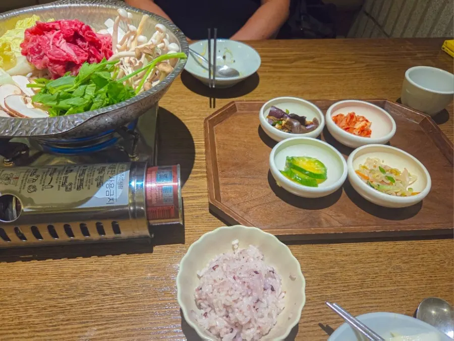 Table set with the hanwoo bulgogi hot pot set