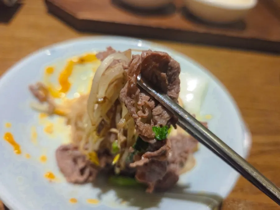 Hanwoo bulgogi hot pot eaten together with black rice