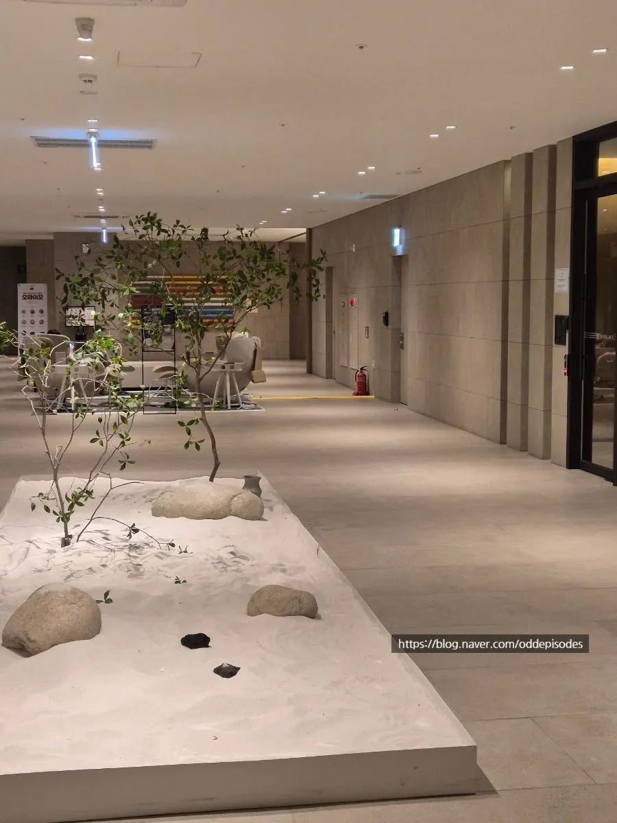 Modern Korean restaurant entrance on B1 of Deoksugung D Palace