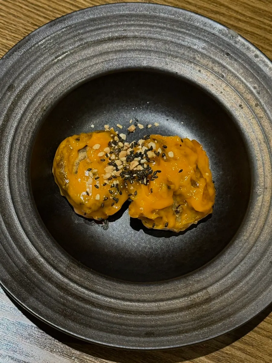 Whole deep-fried shiitake mushroom Modam fritters