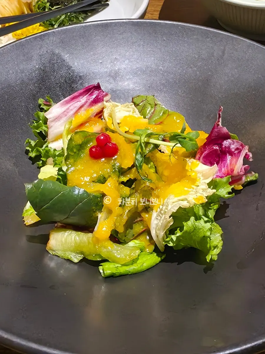 Salad rau mầm sốt yuzu
