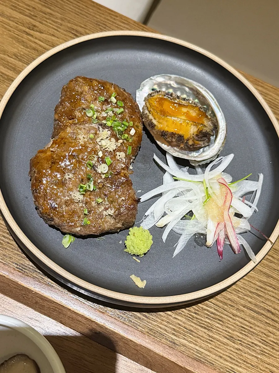 A full hanjeongsik spread from the ₩40,000 set meal