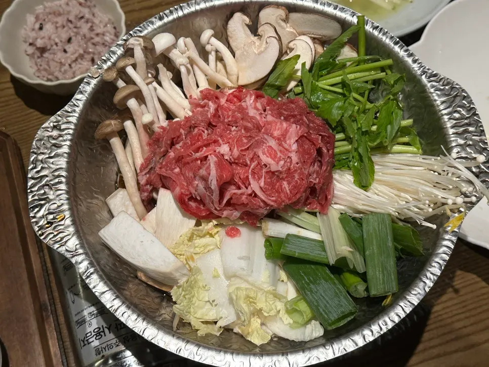 끓기 시작한 한우 불고기전골 냄비
