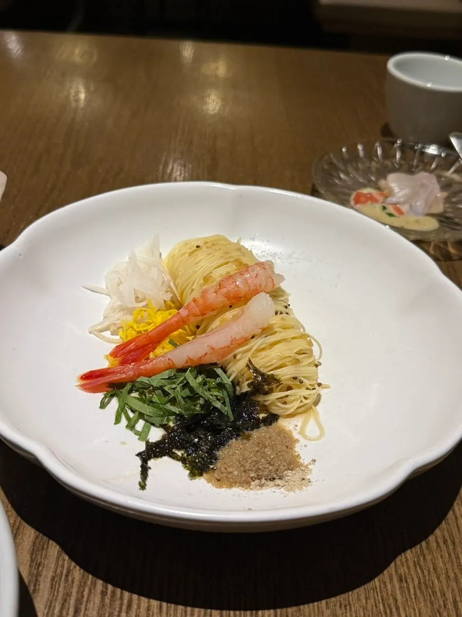 Close-up of the perilla oil noodle strands