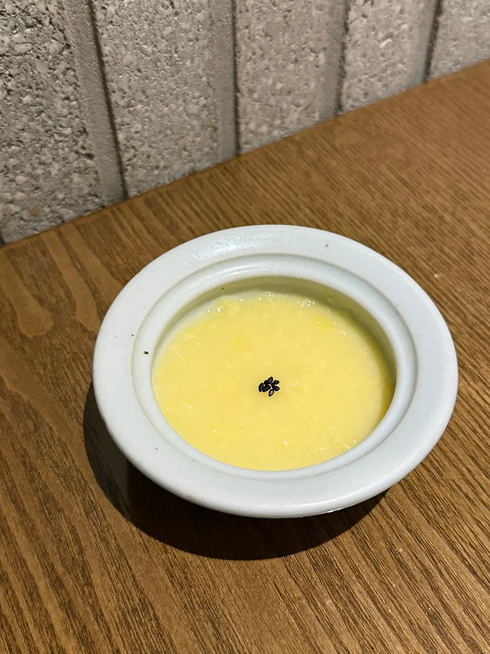 노란 녹두죽 애피타이저 클로즈업