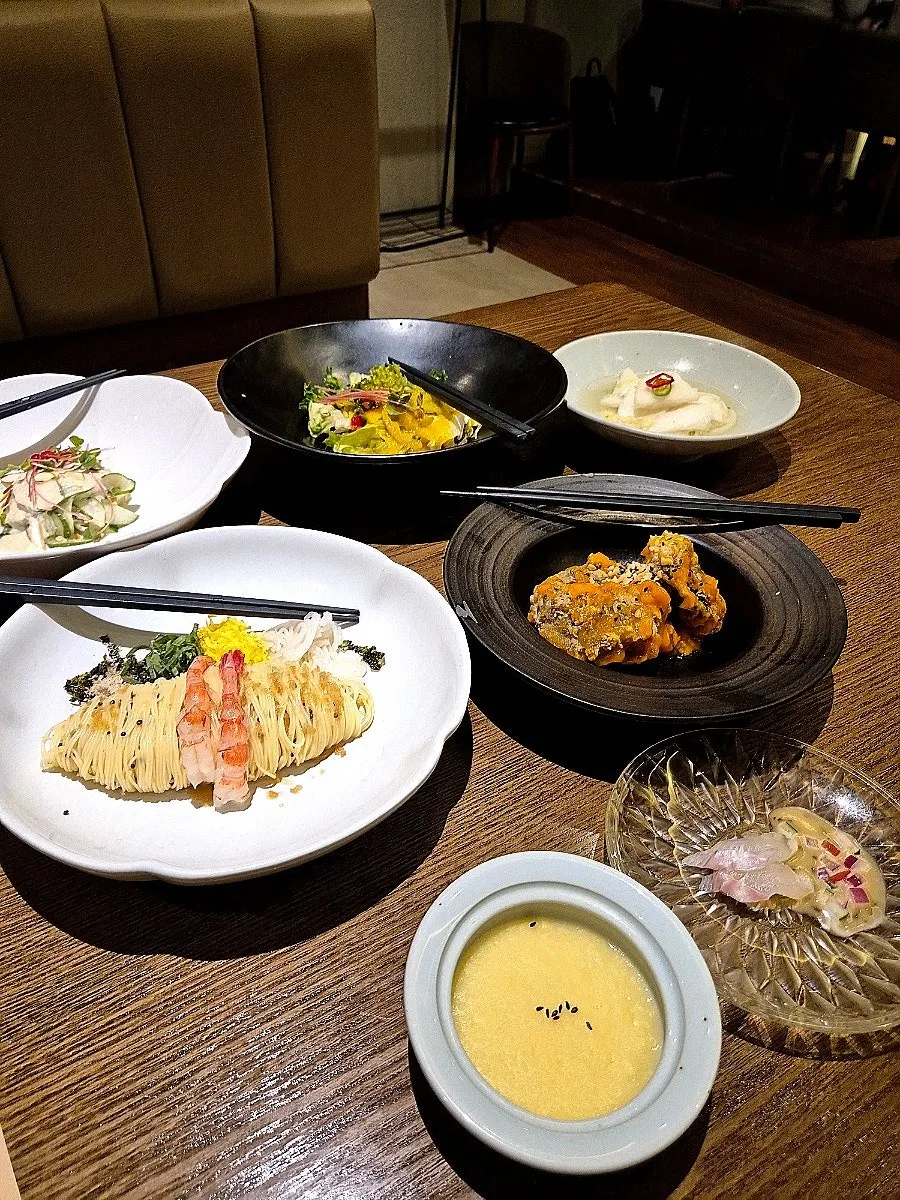 청량 물김치와 한정식 상차림