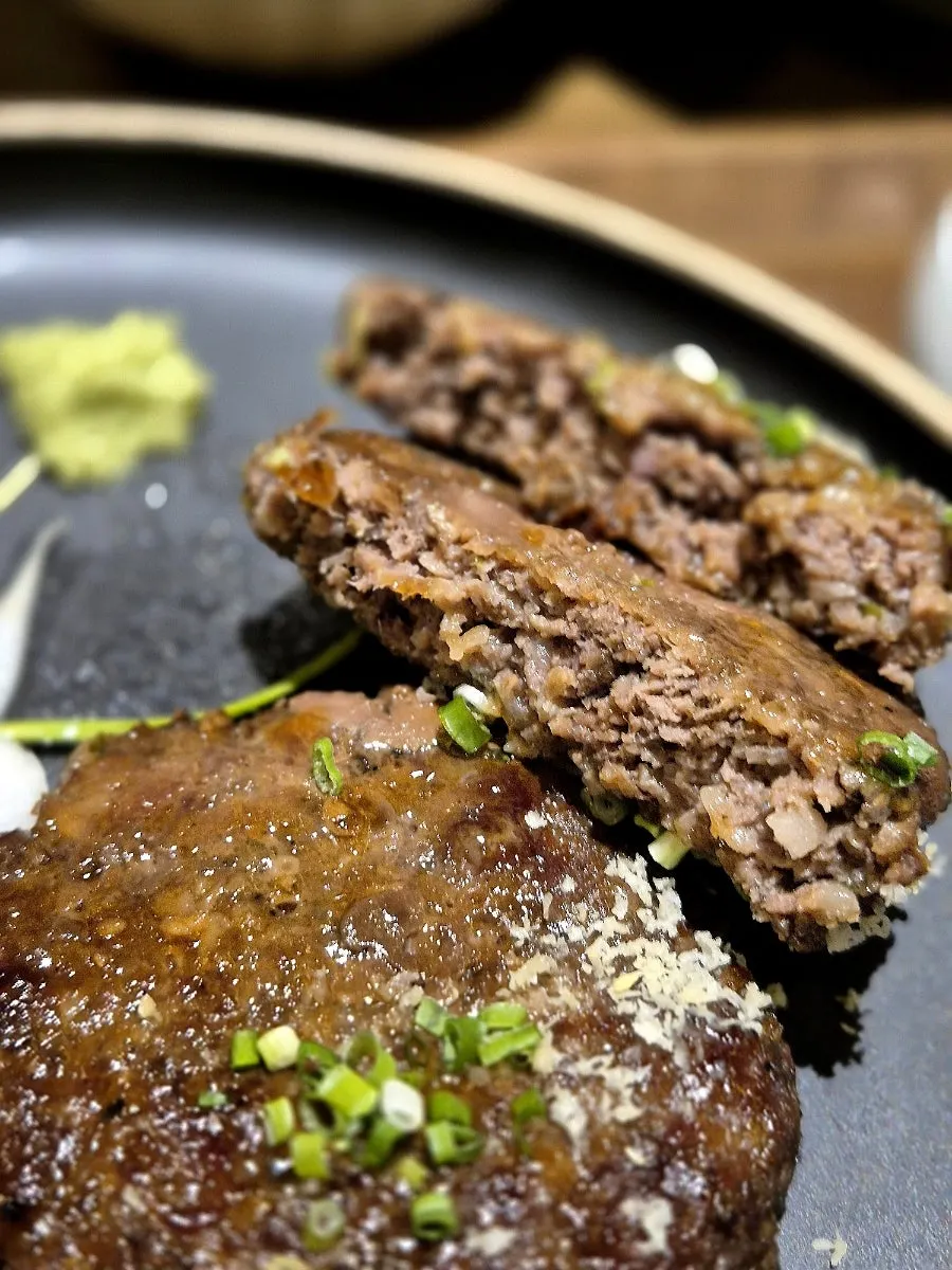 전복과 떡갈비 정식 메뉴