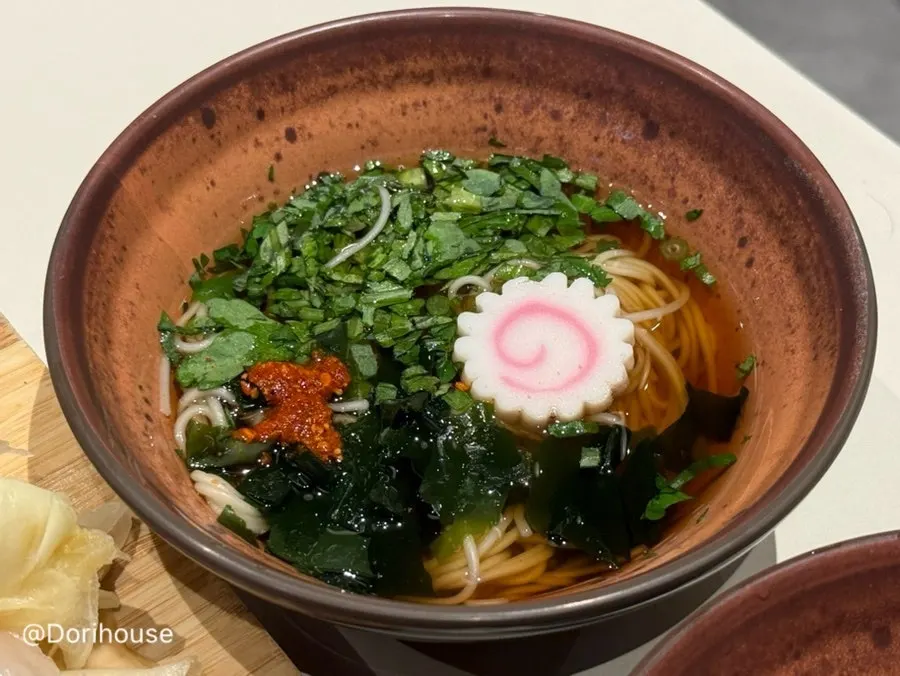 Warm noodles served with the set