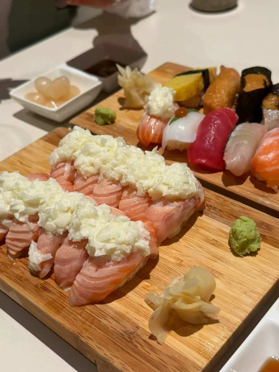 Close-up of the Elephant A-set sushi plate