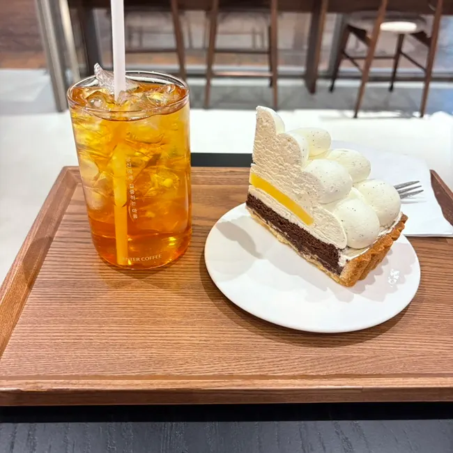 Citrus love tea served iced