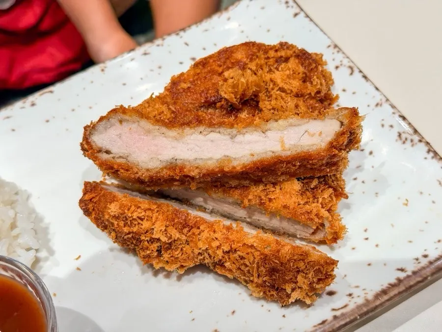 Thin-breaded kids' pork cutlet