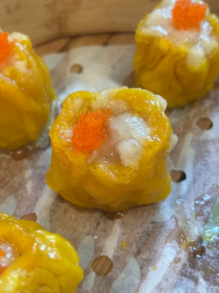 찜기에 담겨 나온 쇼마이 한 판