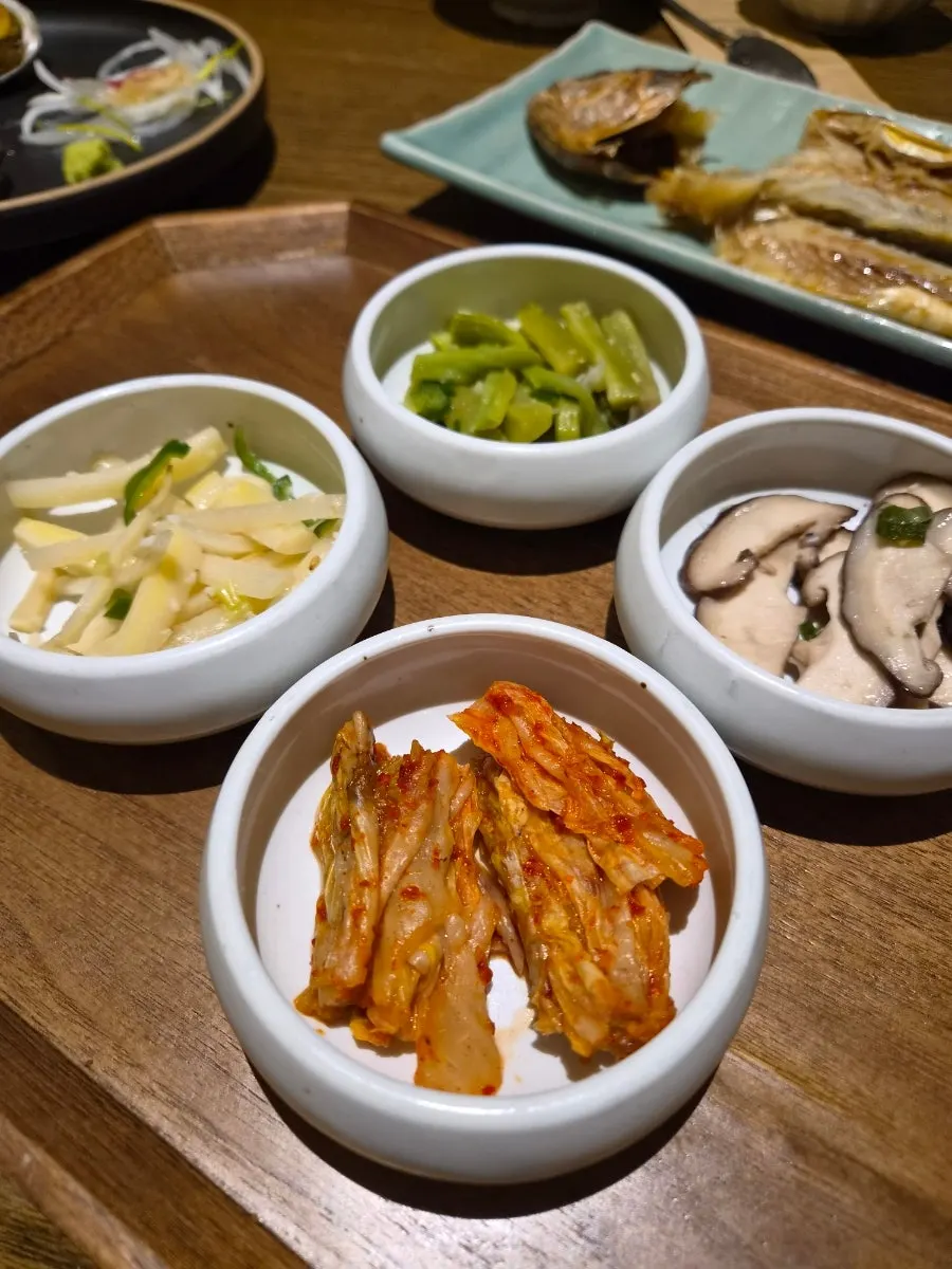 백미밥과 오늘의 탕, 4찬 식사 구성