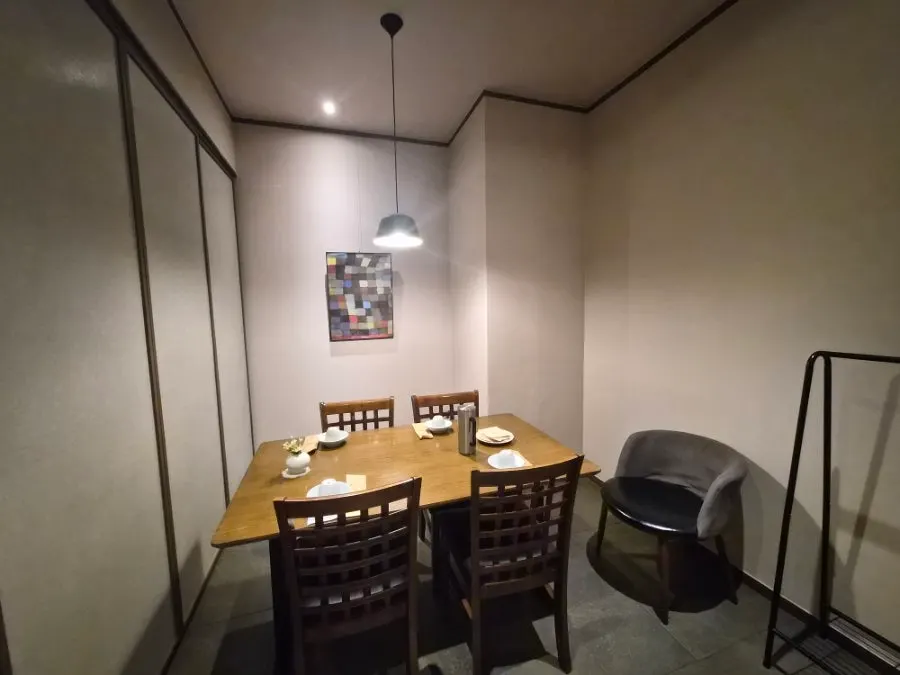 가족 모임에 어울리는 모담다이닝 룸 좌석