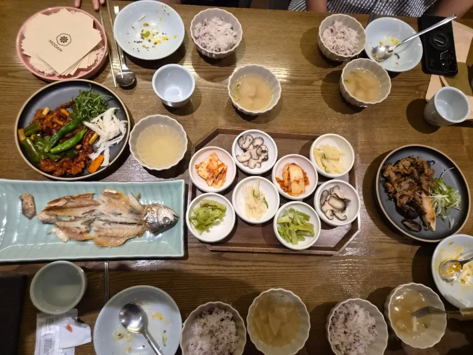 메인 정식 3종이 차려진 모담다이닝 한상
