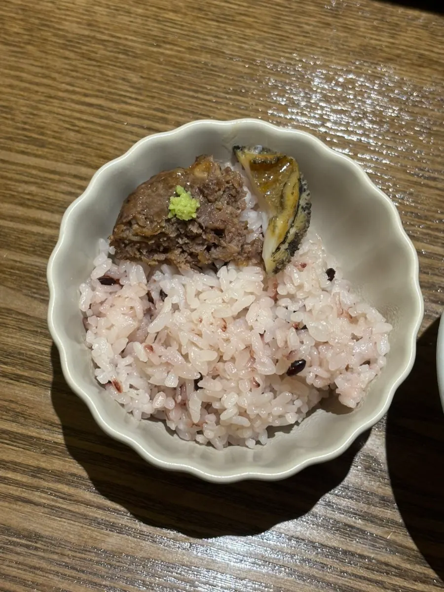 식사를 마친 모담다이닝 한정식 상차림