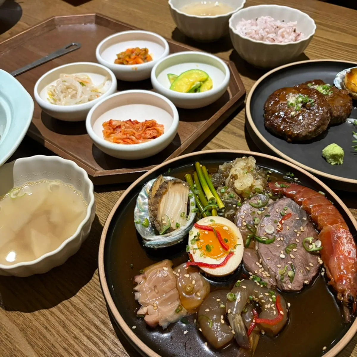 모담다이닝 광화문점 메인 한상차림