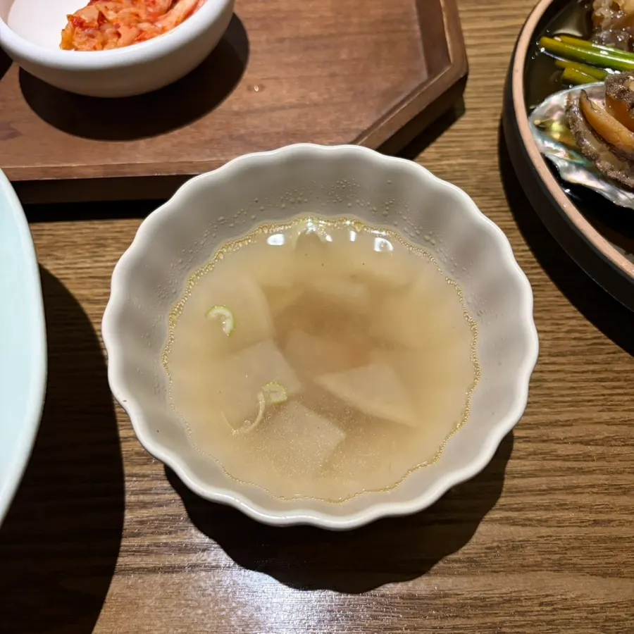 버터를 섞어 먹는 버터밥