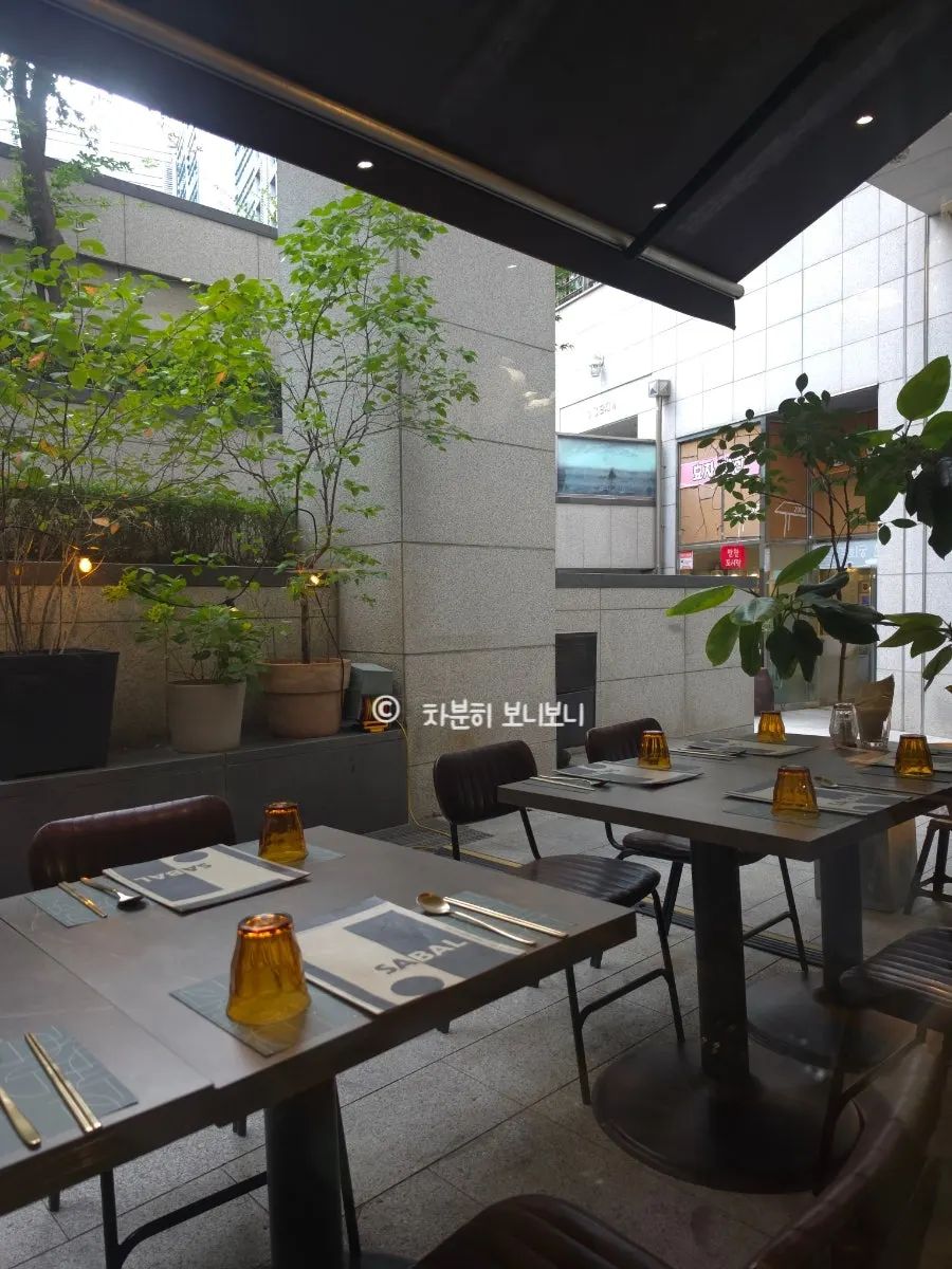 Terrace space at SABAL Gwanghwamun