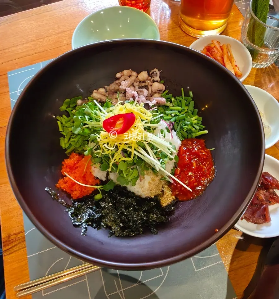 Mild bibimbap and noodles at SABAL, a Gwanghwamun Korean restaurant