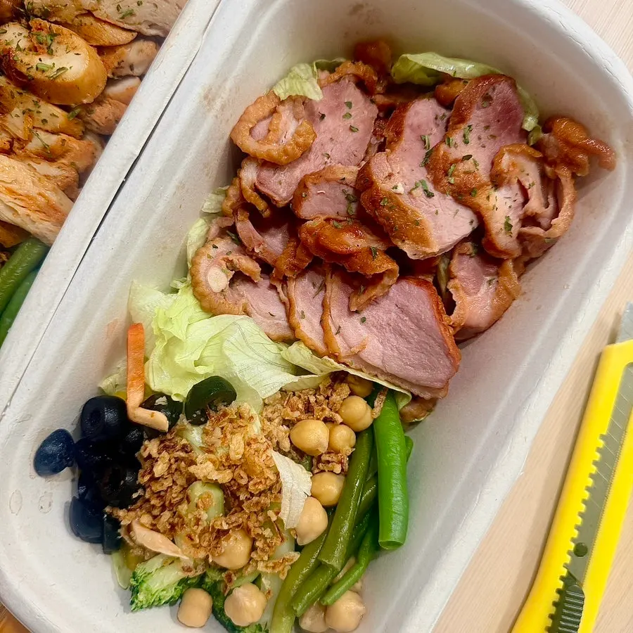 Steamed chicken breast with chickpea topping