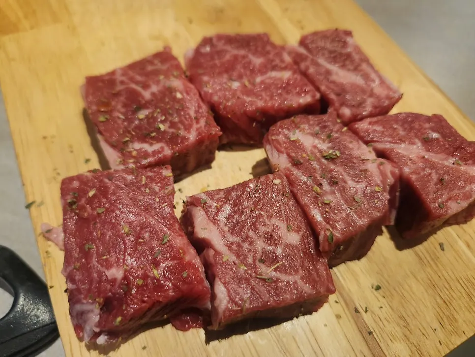 Sirloin with salt and wasabi