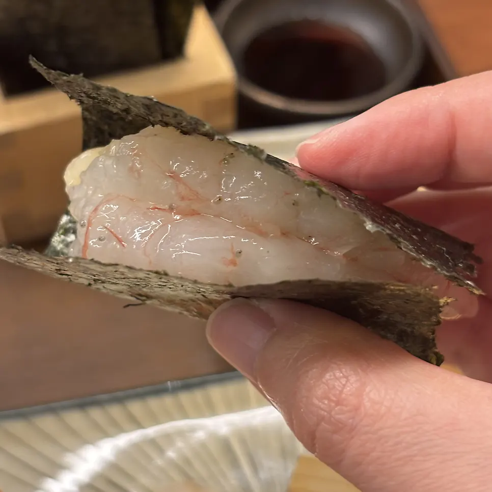 단새우 초밥 한 점