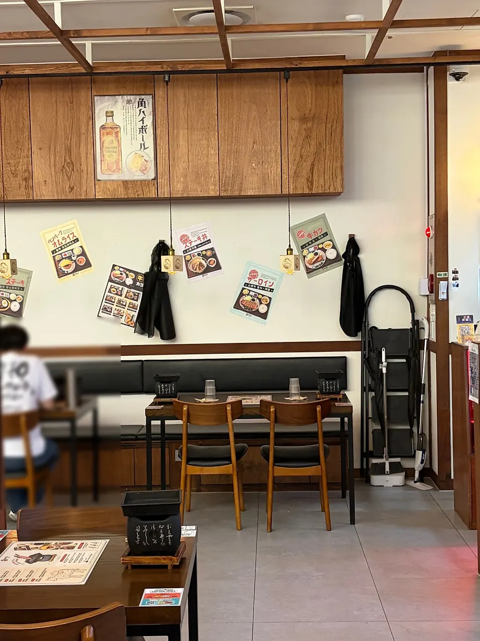 Seating inside Ichigyu Gwanghwamun Branch