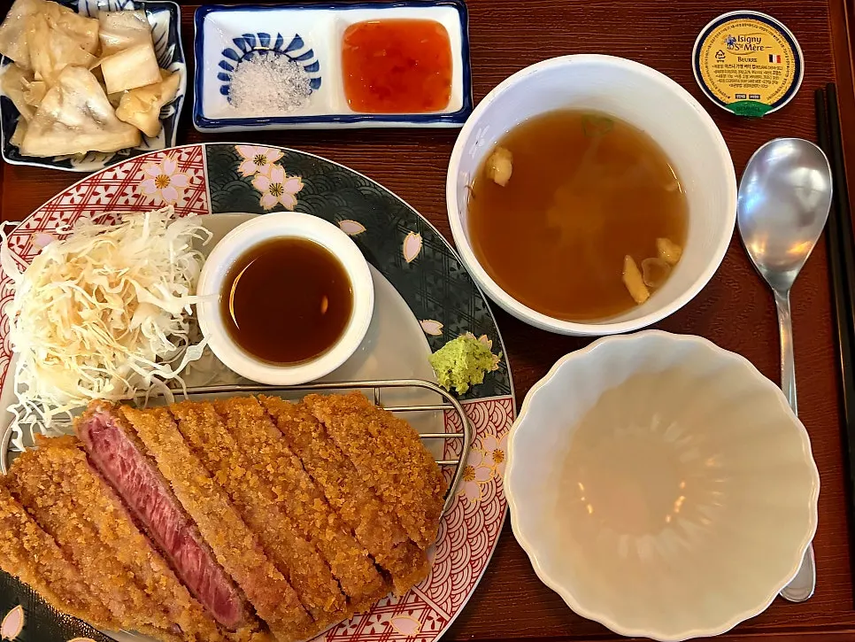 Ichigyu gyukatsu set