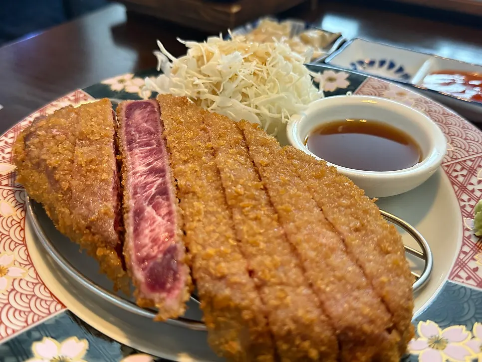 Gyukatsu meal for a Gwanghwamun date