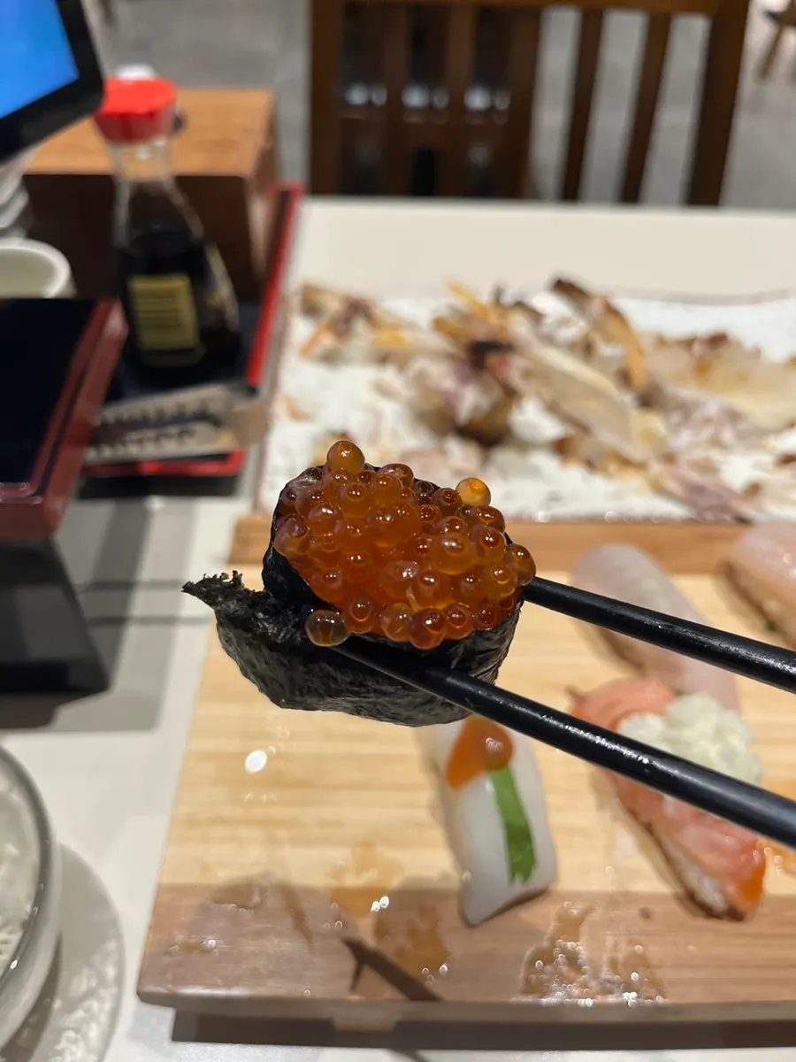 바닷장어 초밥 한 피스