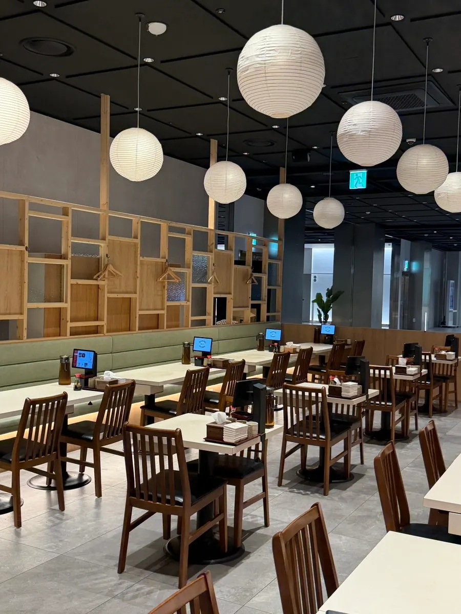 쾌적한 코끼리초밥 광화문점 식사 공간
