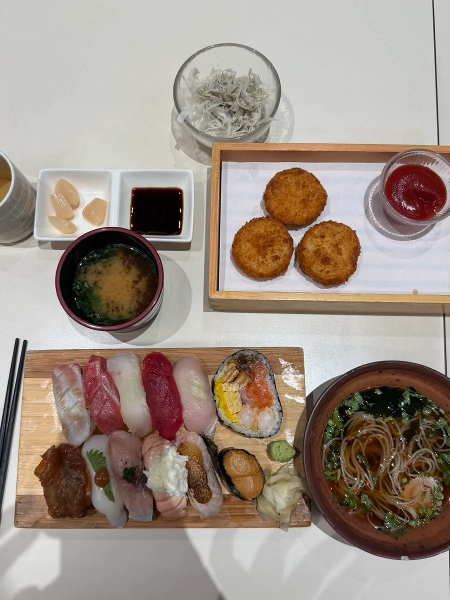 주문 후 차려진 코끼리초밥 세팅