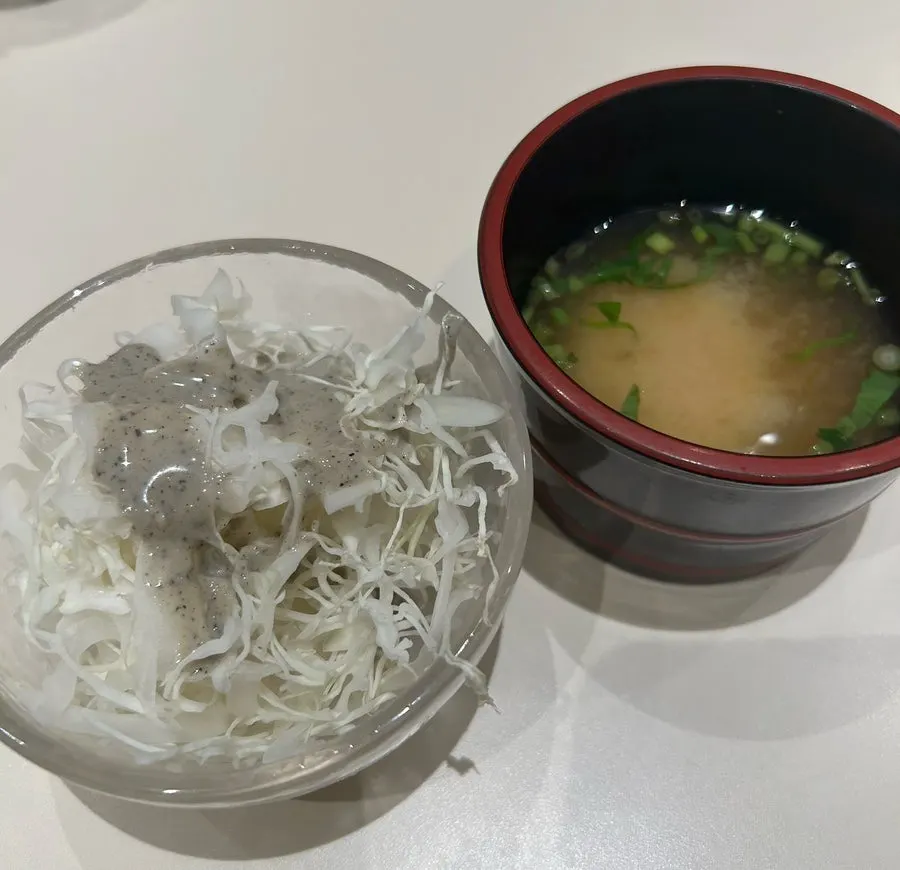 초밥 전에 나온 따뜻한 장국