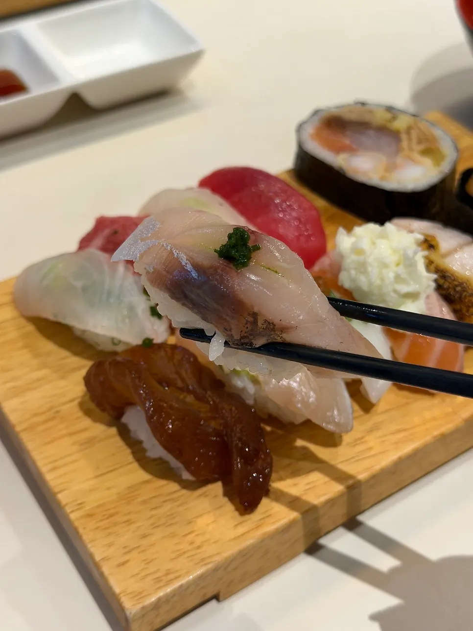 도톰하게 올라간 초밥 클로즈업