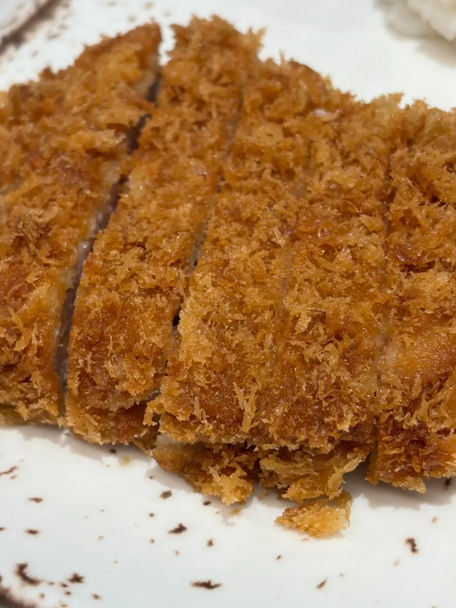 Pork loin cutlet cut into easy-to-eat pieces