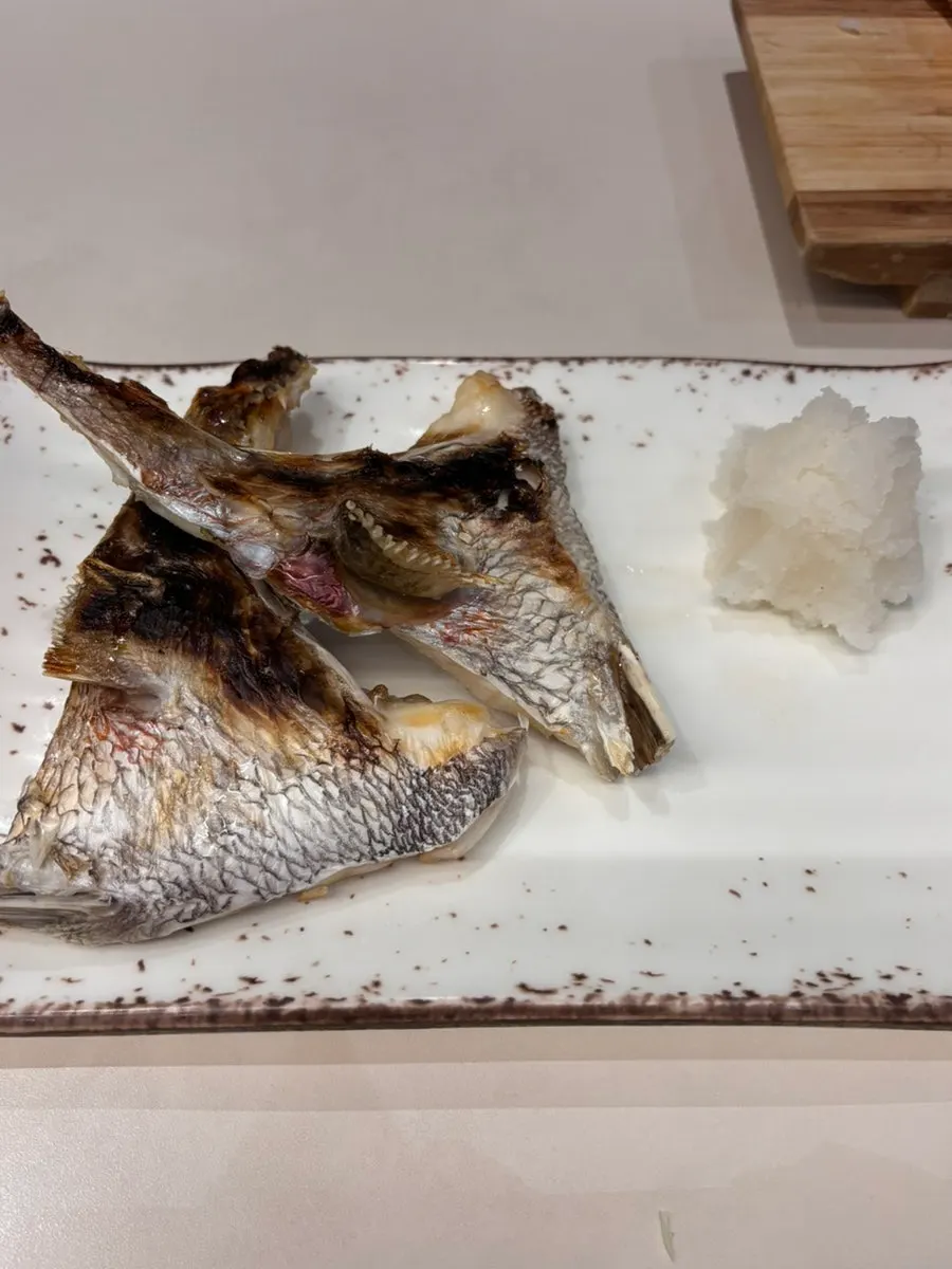 5千韩元真鲷腮盐烤一份