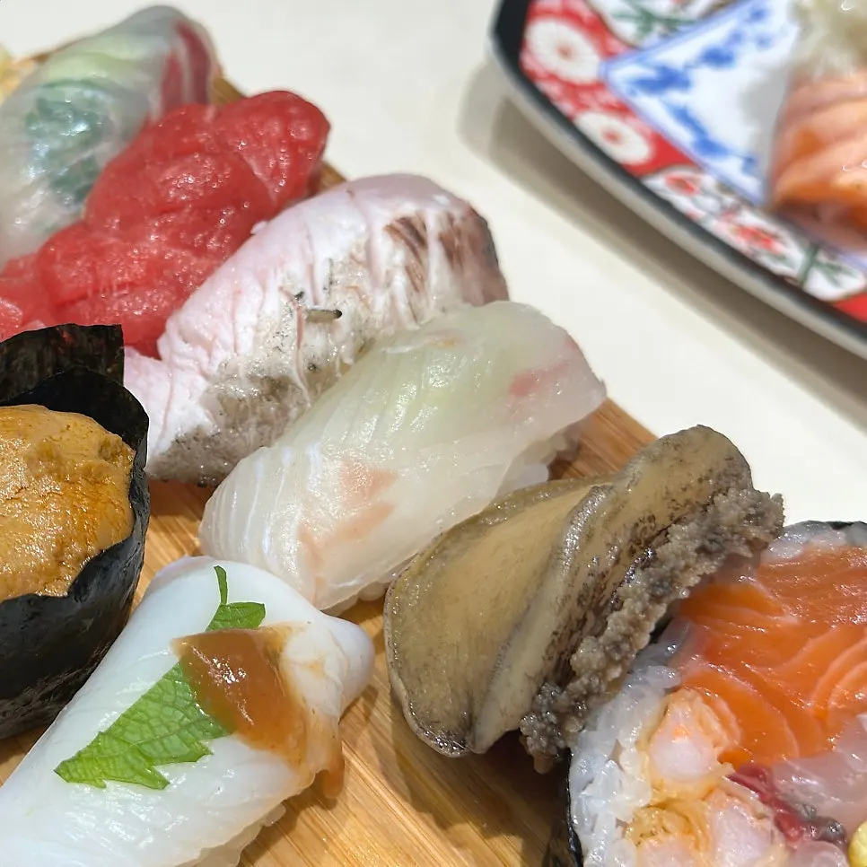 Red seabream and flounder white fish sushi