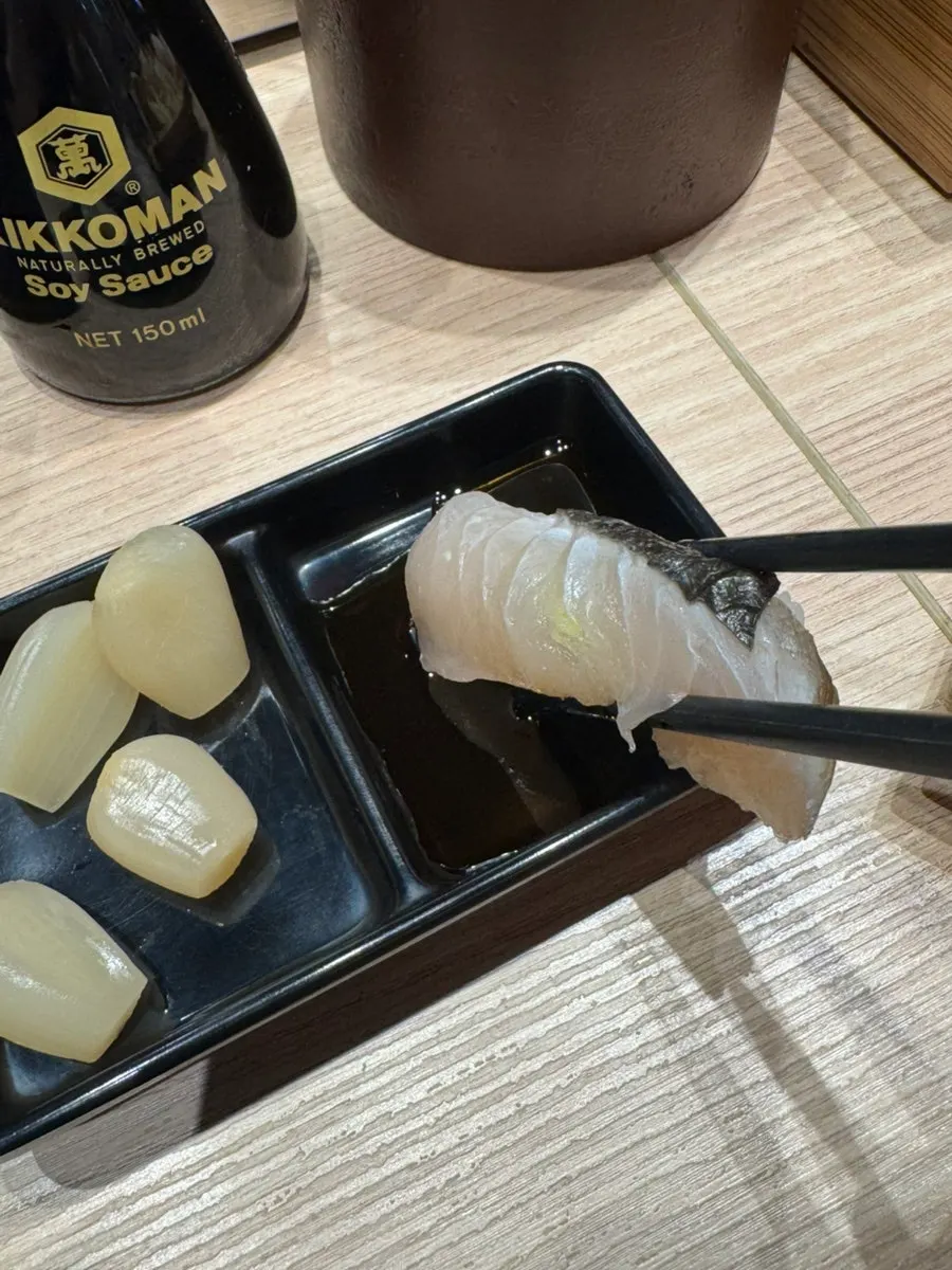Sushi ikan sebelah dan hantsi