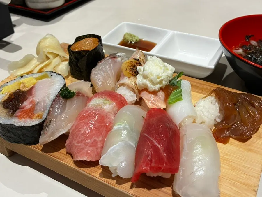 코끼리B세트 초밥 한 판